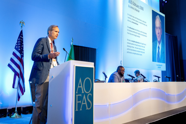 easley accepts Goldner award